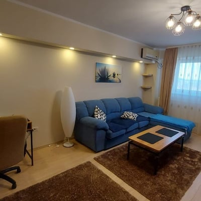 Alquiler de un acogedor piso de 2 habitaciones, 50 m², en la zona de Casa de Cultura, Constanța, Rumanía
